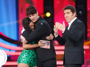 Edu Soto gana la gala de 'Tu cara me suena' y cede el premio a Ana Morgade Edu Soto gana la gala de 'Tu cara me suena' y cede el premio a Ana Morgade