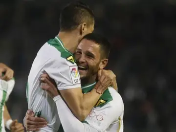 Los jugadores del Córdoba celebran un gol frente al Real Oviedo Los jugadores del Córdoba celebran un gol frente al Real Oviedo