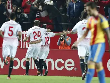 Escudero celebra su gol ante el Valencia Escudero celebra su gol ante el Valencia