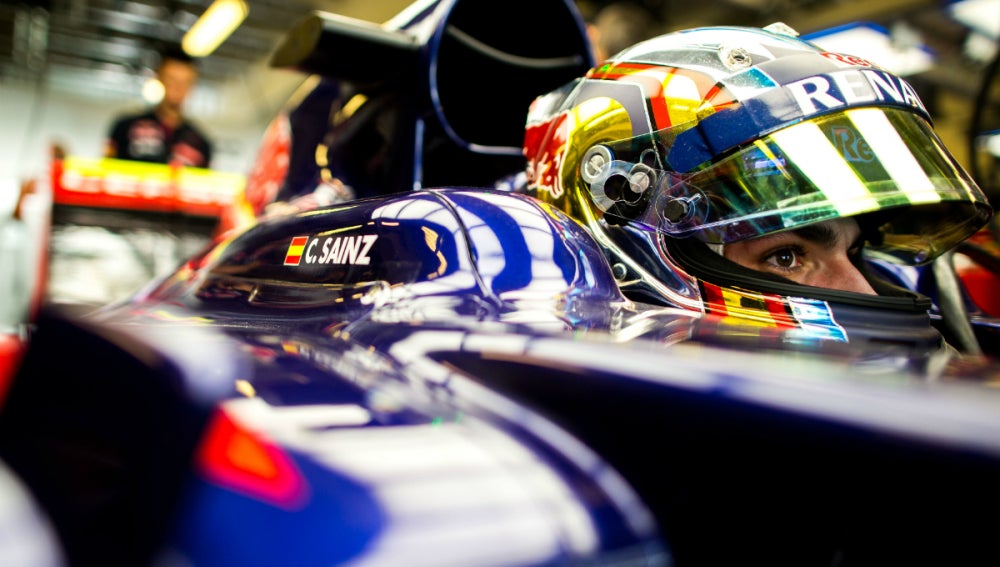 Sainz, en el interior de su Toro Rosso