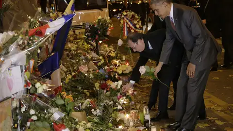 Obama acude con Hollande a Bataclan, uno de los escenarios de los atentados de París Obama acude con Hollande a Bataclan, uno de los escenarios de los atentados de París