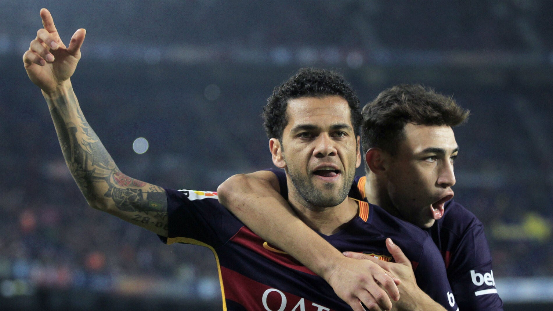 Dani Alves celebra su gol contra el Villanovense