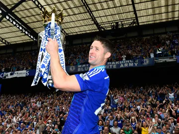 Gary Cahill, celebrando la Premier conseguida por el Chelsea Gary Cahill, celebrando la Premier conseguida por el Chelsea