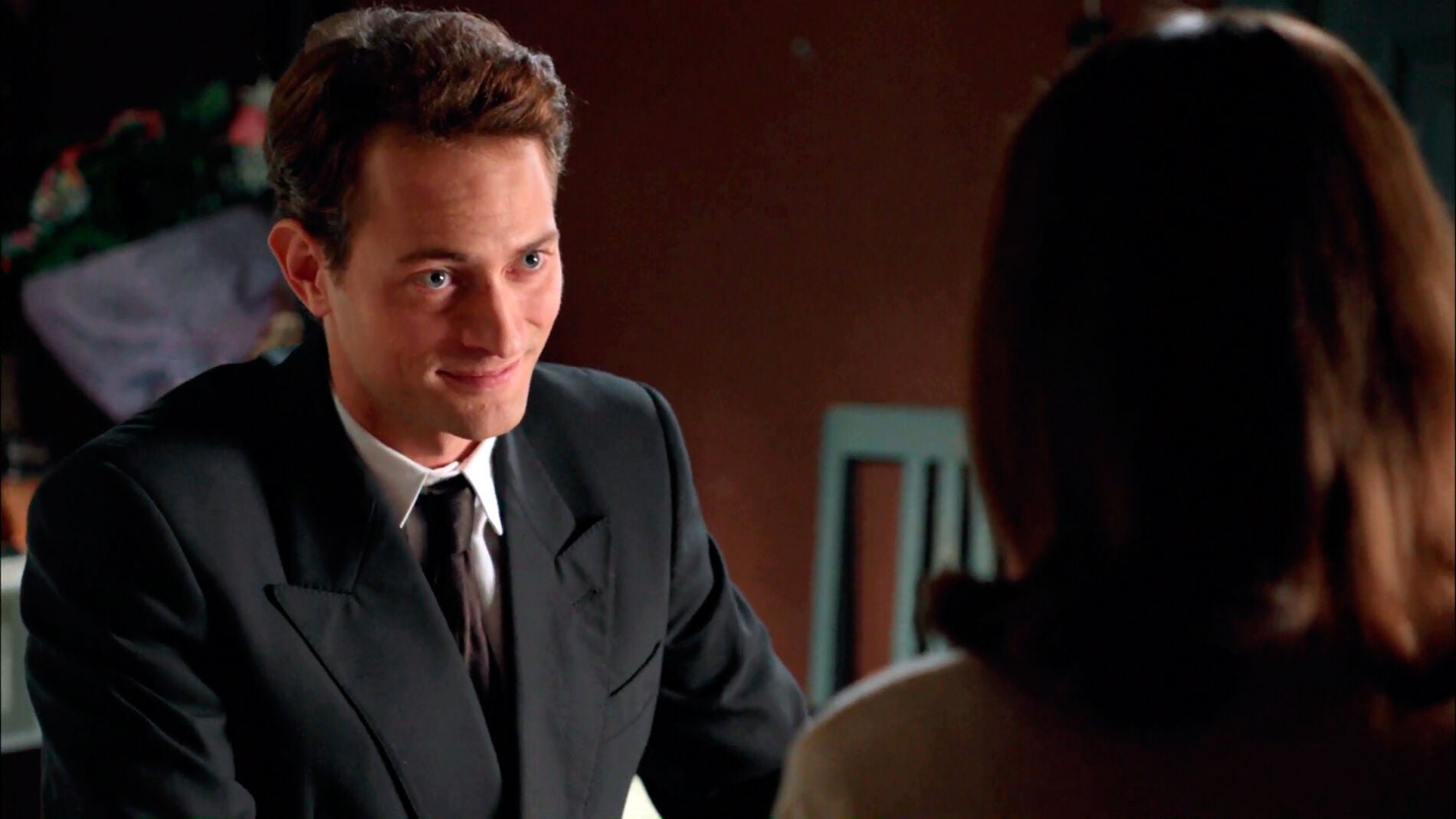 Ana le confiesa a Carlos que est&aacute; embarazada de Alberto