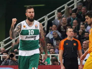 Raduljica celebra la victoria contra el Barcelona Raduljica celebra la victoria contra el Barcelona