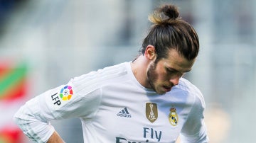 Gareth Bale se lamenta durante un partido con el Real Madrid