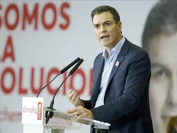 El líder de los socialistas durante un mitin El líder de los socialistas durante un mitin