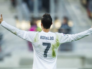 Cristiano celebra un gol con el Real Madrid