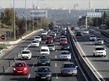 Retenciones en la carretera de A Coruña, a la salida de Madrid Retenciones en la carretera de A Coruña, a la salida de Madrid