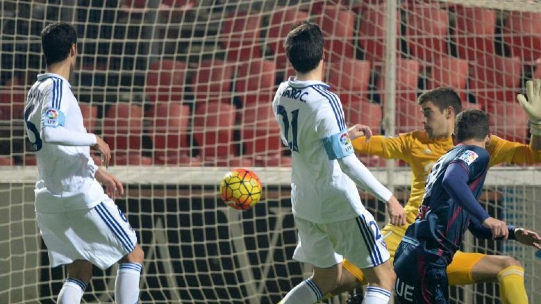 El Mirand&eacute;s gan&oacute; en Huesca por 1-2