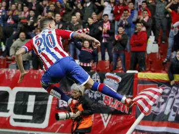 Sanabria celebra un gol con el Sporting Sanabria celebra un gol con el Sporting