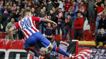 Sanabria celebra un gol con el Sporting