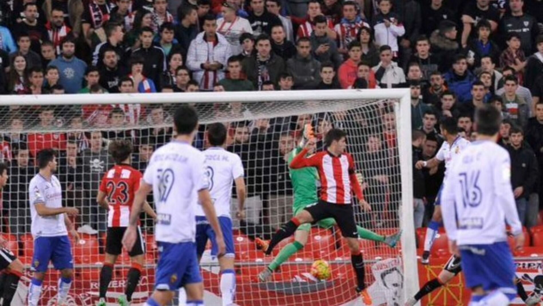 &Aacute;ngel Luis Rodr&iacute;guez marca ante el Bilbao Athletic