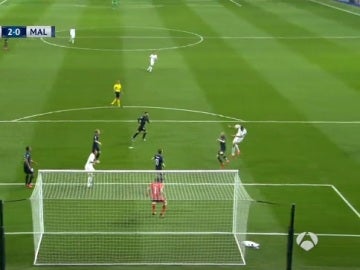 Benzema remata de cabeza para poner el 2-0 en el Madrid-Malmö