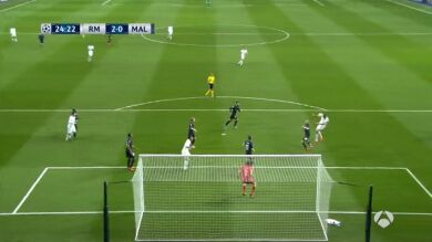 Benzema marca el 2-0 ante el Malmö con un cabezazo impecable