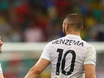 Karim Benzema y Mathieu Valbuena en la selección francesa Karim Benzema y Mathieu Valbuena en la selección francesa