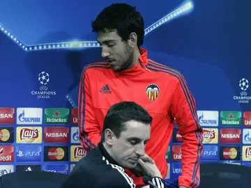 Dani Parejo, saliendo de la sala de prensa Dani Parejo, saliendo de la sala de prensa