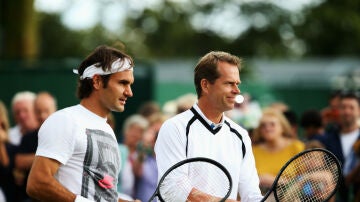 Roger Federer, junto a Stefan Edberg