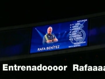 Rafa Benítez, en el videomarcador del Bernabéu