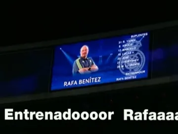Rafa Benítez, en el videomarcador del Bernabéu Rafa Benítez, en el videomarcador del Bernabéu