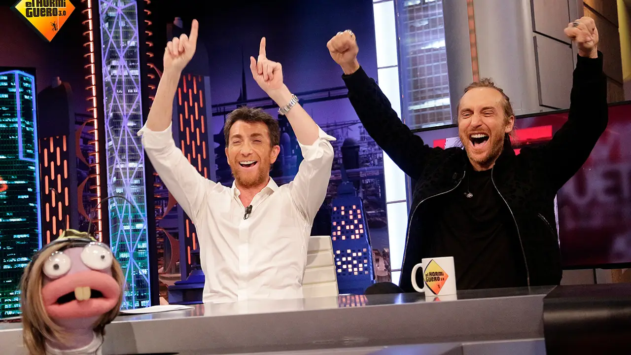 Pablo Motos ayuda a David Guetta a perder el miedo escénico