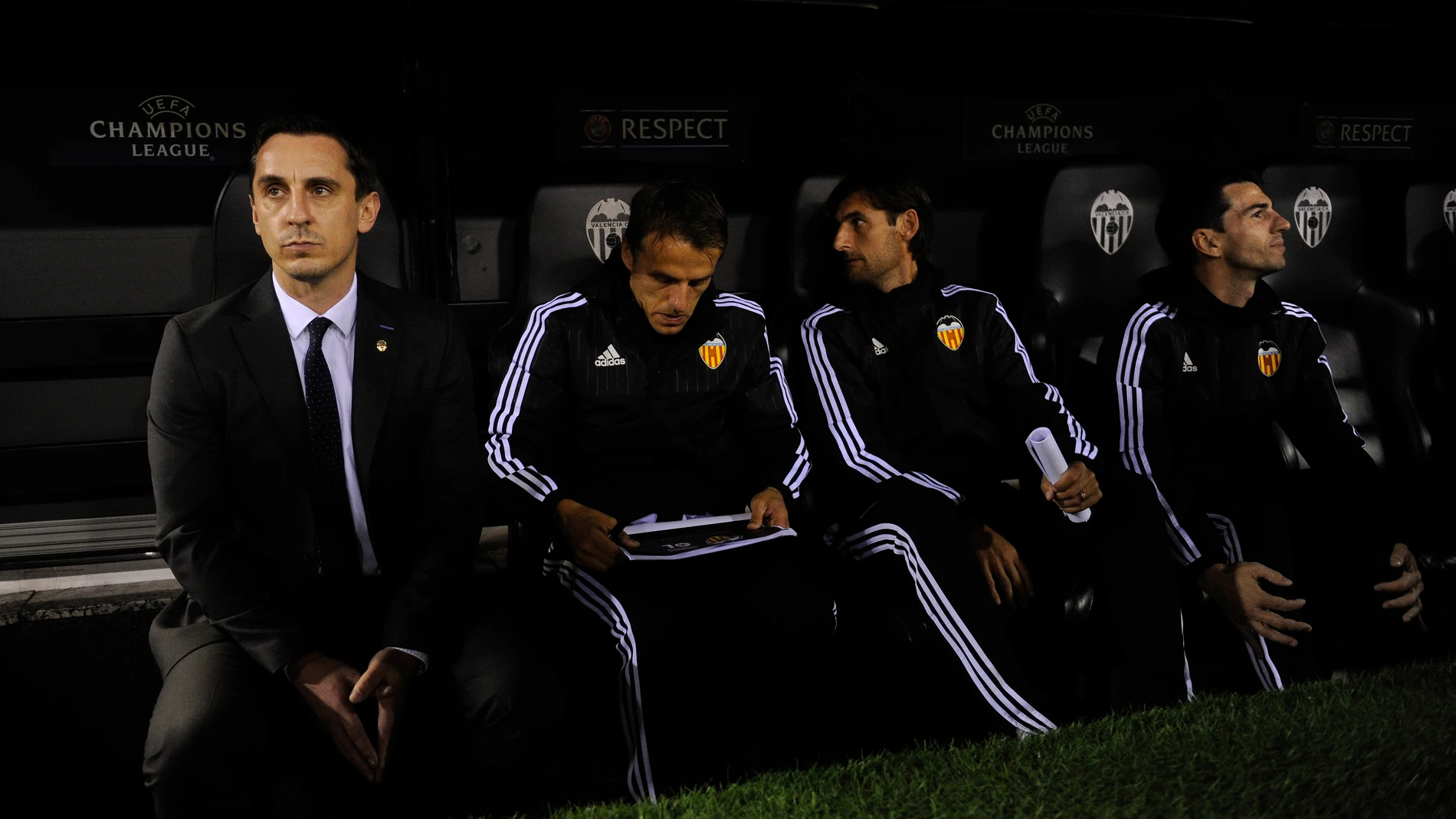 Neville, en el banquillo del Valencia Neville, en el banquillo del Valencia