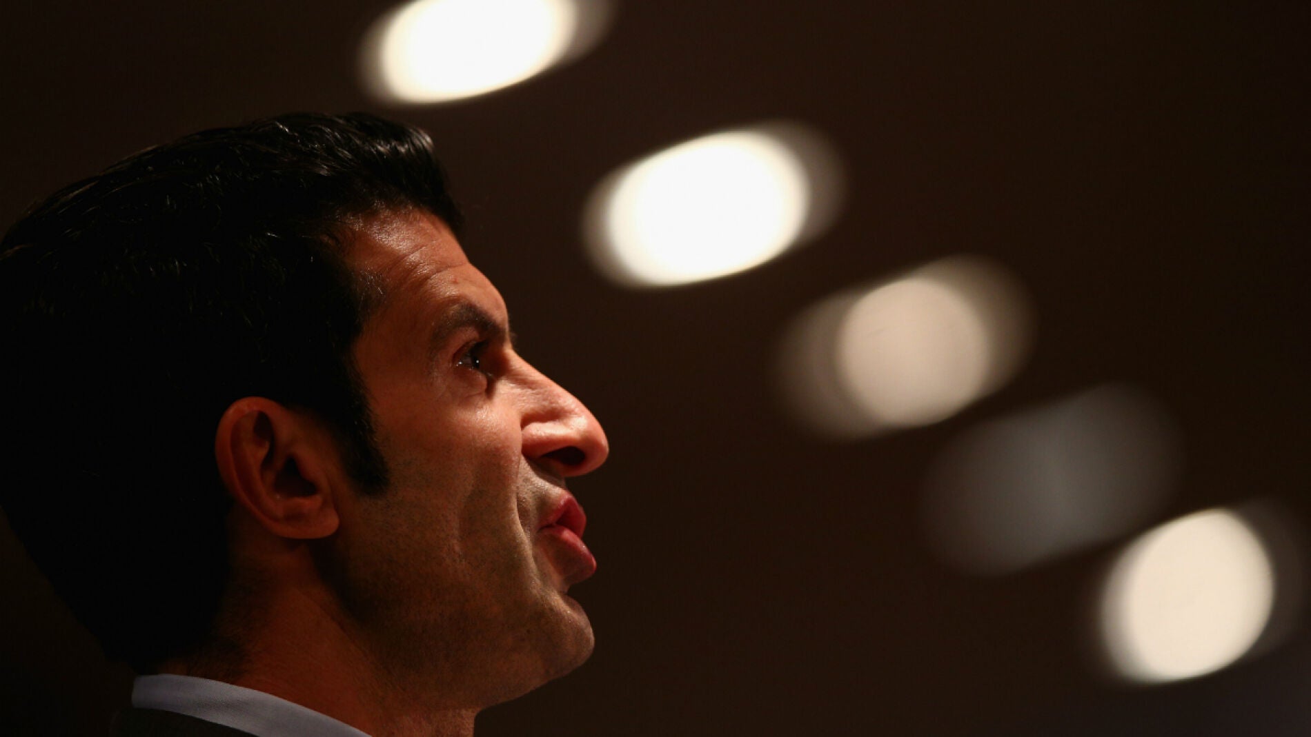 Luis Figo, durante una comparecencia de prensa