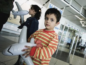 Refugiados libaneses en un aeropuerto de Alemania