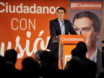 Albert Rivera durante un acto de campaña Albert Rivera durante un acto de campaña
