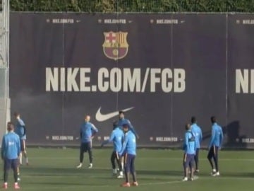 La canasta imposible de Jordi ALba en el entrenamiento del Barça