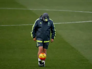 Rafa Benítez, durante el entrenamiento con el Real Madrid Rafa Benítez, durante el entrenamiento con el Real Madrid
