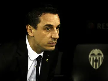 Gary Neville, durante el partido contra el Lyon Gary Neville, durante el partido contra el Lyon