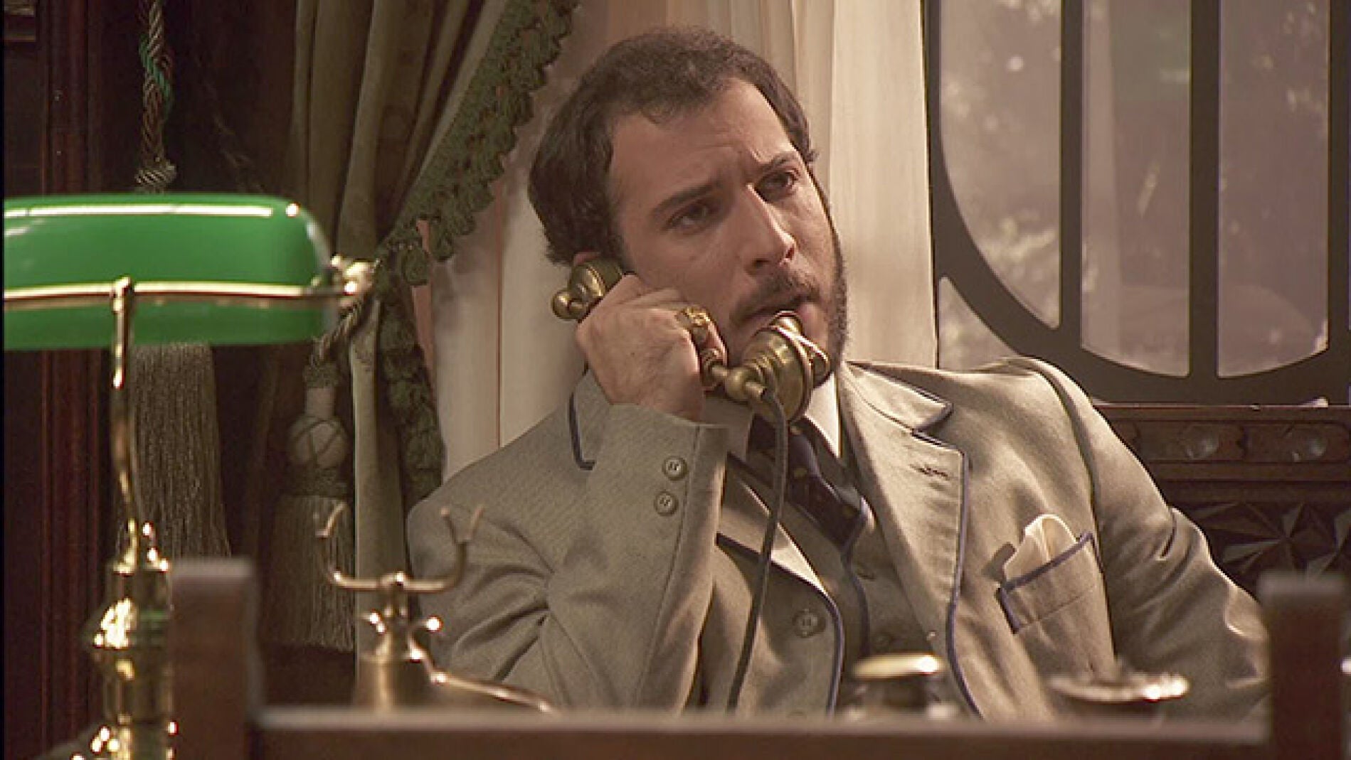 liseo se entromete en los negocios de Carmelo y Severo