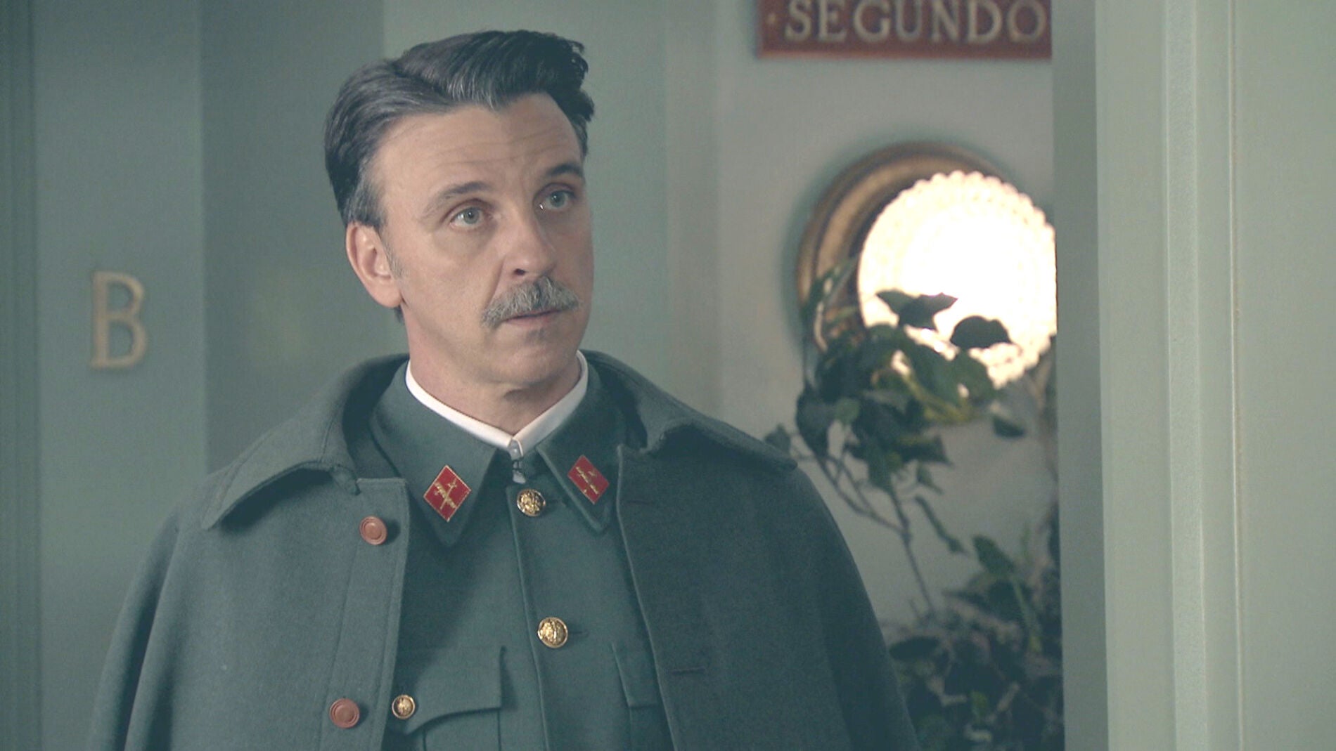 Tom&aacute;s averiguar&aacute; que Rebeca est&aacute; bajos los servicios de Martos