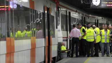 Un robo de cable en trenes Renfe de Barcelona afecta 40 trenes y 20.000 viajeros