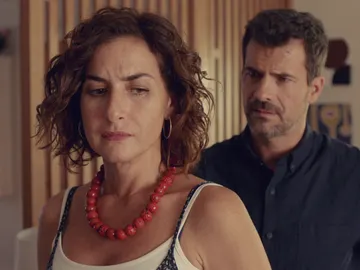 Marta y Héctor discuten Marta y Héctor discuten