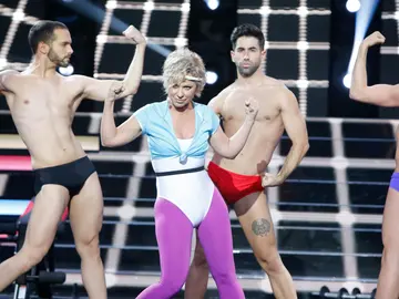 Vicky Larraz se convierte en Olivia Newton John y canta “Physical” Vicky Larraz se convierte en Olivia Newton John y canta “Physical”