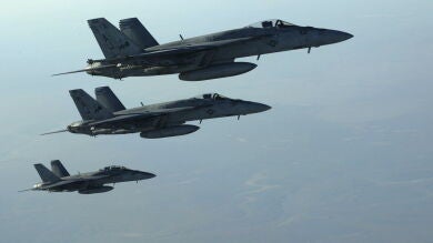 La coalición internacional bombardea 20 objetivos de Daesh en Siria e Irak
