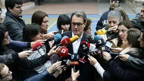 Artur Mas comparece ante los medios tras votar Artur Mas comparece ante los medios tras votar