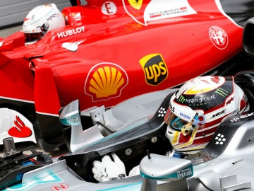 Lewis Hamilton y Sebastian Vettel, durante la clasificación del GP de Austria