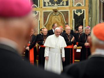 El Papa Francisco asiste a la recepción navideña a los miembros de la Curia romana