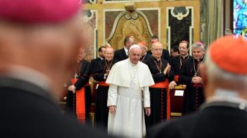 El Papa Francisco asiste a la recepción navideña a los miembros de la Curia romana