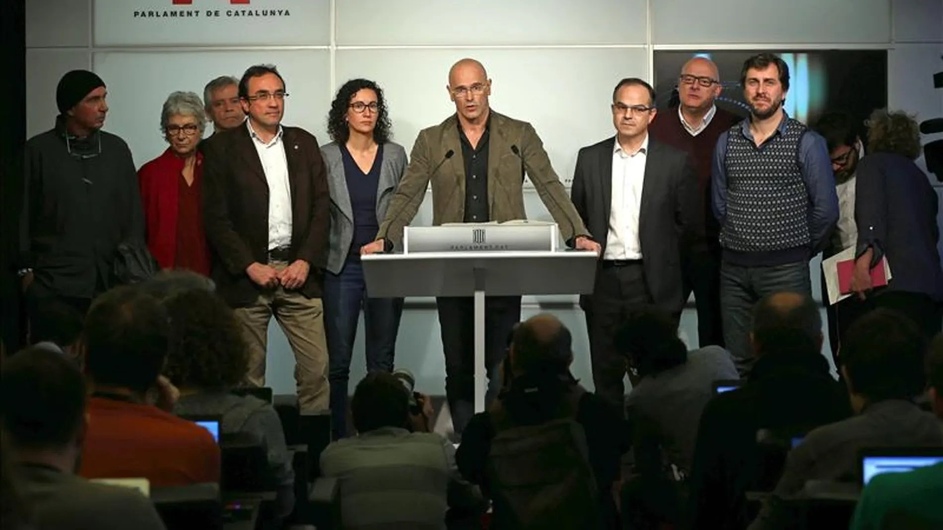 Raül Romeva, de Junts pel Sí y parte de su equipo Raül Romeva, de Junts pel Sí y parte de su equipo