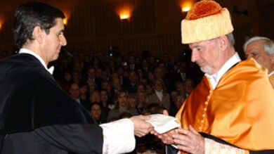La URJC aprueba la revocación del título doctor 'honoris causa' a Rodrigo Rato