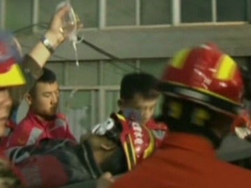Rescatan a un joven 67 horas después del alud de tierra en Shenzhen