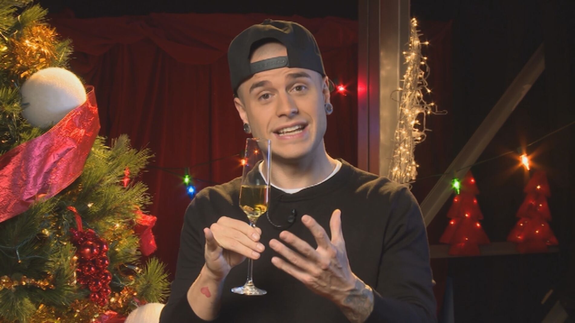 Adri&aacute;n Rodr&iacute;guez felicita la Navidad en 'Tu cara me suena'