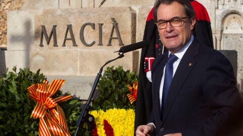 Artur Mas en una ofrenda floral