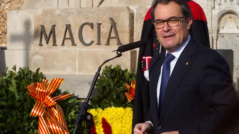 Artur Mas en una ofrenda floral Artur Mas en una ofrenda floral