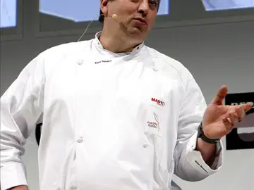 Aitor Basabe en una charla Aitor Basabe en una charla