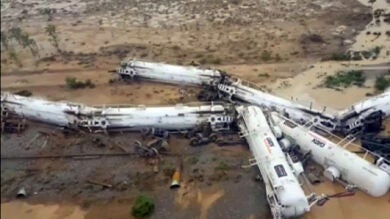 Un tren cargado con ácido sulfúrico descarrila en Australia y deja tres heridos